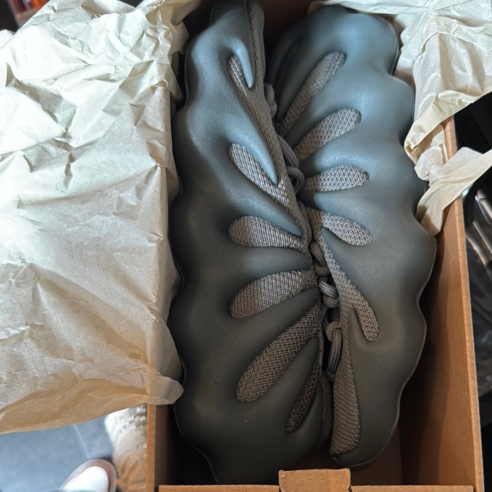 Yeezy Gray Athletic Shoes